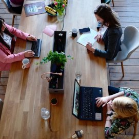 Mujeres trabajando