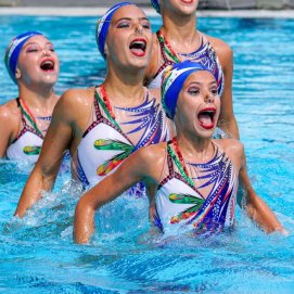 'Los Pingüinos' durante el Campeonato Regional de natación artística