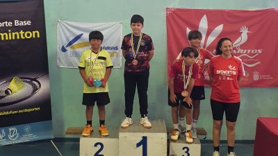 AURIA BADMINTON. TOP TTR TUINEJE. Álvaro Guadalupe