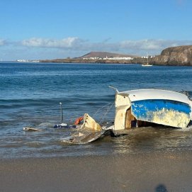 El velero encallado en Papagayo