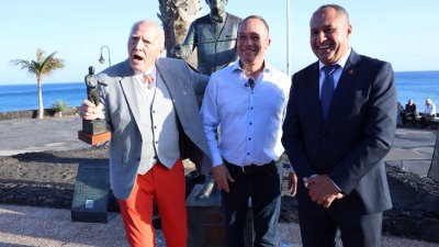 Escultura homenaje a Kenneth Gasque