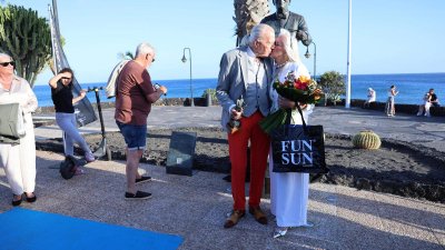 Escultura en honor a Kenneth Gasque