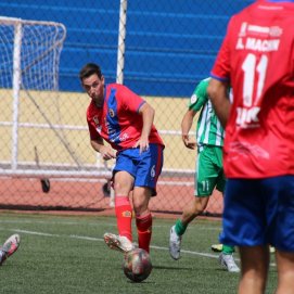 La UD Lanzarote doblega en la segunda parte a un  defensivo Atlético Victoria