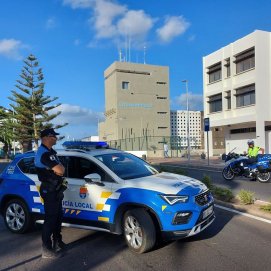 Agentes de la Policía Local de Arrecife en un dispositivo de seguridad en la ciudad