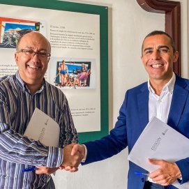 Firma del convenio entre la ESSSCAN y la UNED