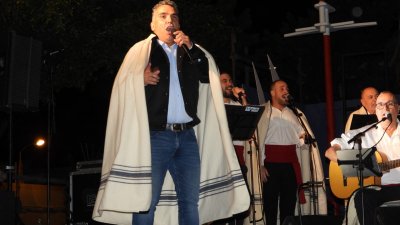 Concierto de Achamán y Corujos en Titerroy