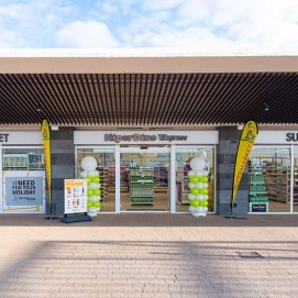 Fachada de la nueva tienda HiperDino Express La Sal