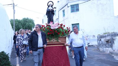 Procesión en honor a Santa Rita en Tao