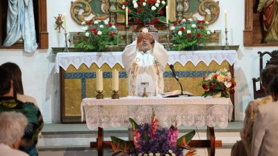 Procesión en honor a Santa Rita en Tao