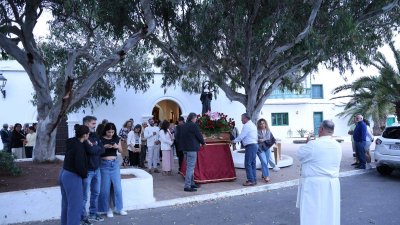 Procesión en honor a Santa Rita en Tao