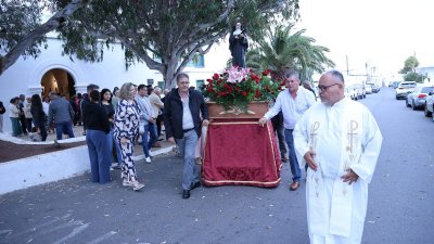 Procesión en honor a Santa Rita en Tao