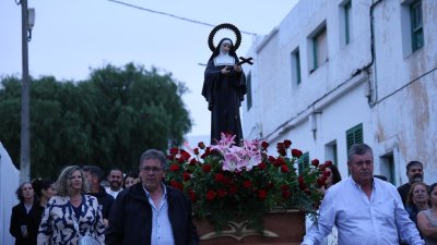 Procesión en honor a Santa Rita en Tao