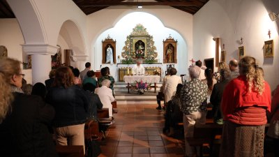 Procesión en honor a Santa Rita en Tao