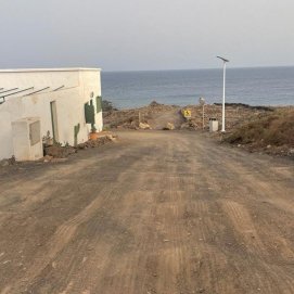 Camino en Los Ancones en Costa Teguise.