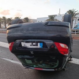 Vuelco en la autovía a la altura de Playa Honda 