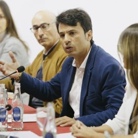 Marcos Bergaz junto al grupo municipal PSOE en pleno