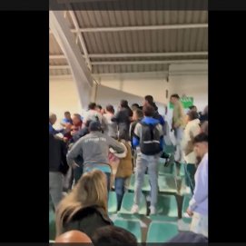 Pelea en las gradas en el fútbol conejero