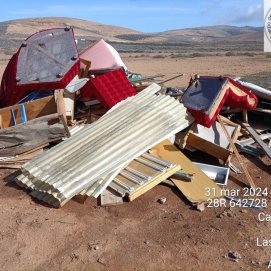 Los enseres depositados en el campo en Teguise