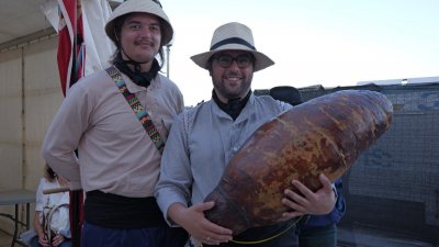 Presentación de la indumentaria marinera de Los Buches