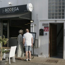 Una de las viviendas vacacionales ofertadas en Playa Blanca, Yaiza. Foto: Juan Mateos.