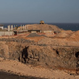 Obras del nuevo hotel del Grupo Gloria en Costa Teguise. Foto: Andrea Domínguez.