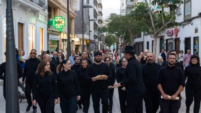 Teatralizado por la marina de Arrecife