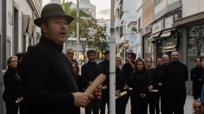 Teatralizado por la marina de Arrecife