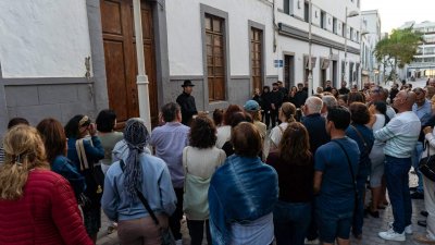 Teatralizado por la marina de Arrecife