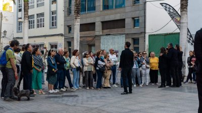 Teatralizado por la marina de Arrecife