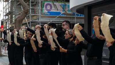 Teatralizado por la marina de Arrecife