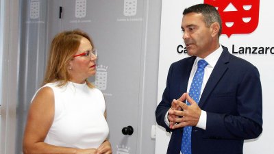 Oswaldo Betancort junto a Nori Machín. Exportación. 