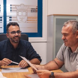 Jacobo Lemes, concejal de Limpieza, junto a Echedey Eugenio, responsable de contratación.