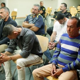 Los acusados del asesinato al carpintero de San Bartolomé José Antonio Perera. Foto: Juan Mateos.