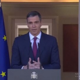 Pedro Sanchez durante su comparecencia en Moncloa este lunes.