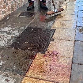 Restos de sangre de la pelea en Arrecife