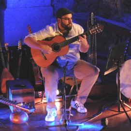 El musicólogo y multiinstrumentista tinerfeño Félix Morales 