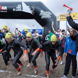 Salida de la XXXII Ironman Lanzarote