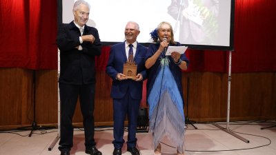 Homenaje a Francisco José Navarro en Mácher. Foto: La Voz
