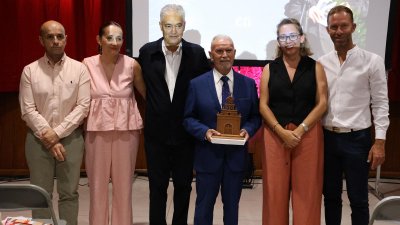 Homenaje a Francisco José Navarro en Mácher. Foto: La Voz