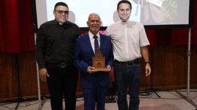 Homenaje a Francisco José Navarro en Mácher. Foto: La Voz