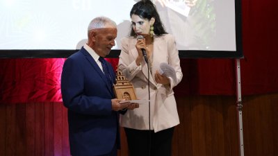 Homenaje a Francisco José Navarro en Mácher. Foto: La Voz