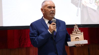 Homenaje a Francisco José Navarro en Mácher. Foto: La Voz