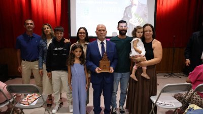 Homenaje a Francisco José Navarro en Mácher. Foto: La Voz