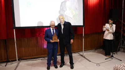 Homenaje a Francisco José Navarro en Mácher. Foto: La Voz