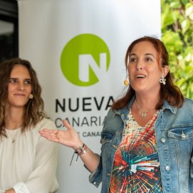 Lorena López con Maylis Rossberg 