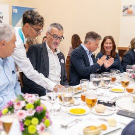 Ejercicio práctico en el restaurante pedagógico Malvasía en el CIFP Zonzamas. Hostelería y Turismo.