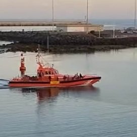 Llegada de Salvamento Marítimo a Puerto Naos (Fotos: Dani C)