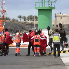 Llegada de migrantes a Puerto Naos (Fotos: Juan Mateos)