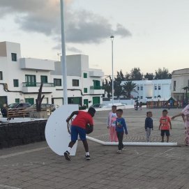La cancha tirada en el parque Julián de León Tejera 