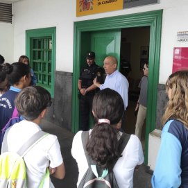 Los alumnos del CEIP Benito Méndez visitando la sede de la Administración General del Estado en Arrecife